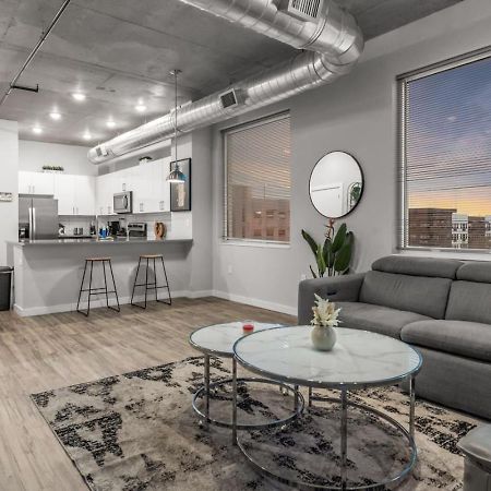 Modern 2 Bed Getaway Steps From Tropicana Field Sint-Petersburg Buitenkant foto