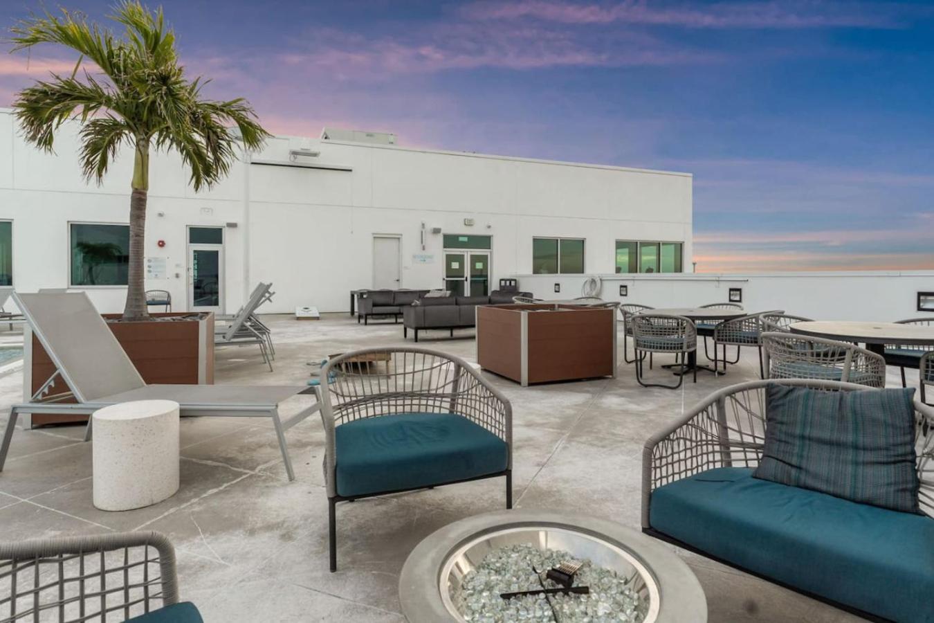 Modern 2 Bed Getaway Steps From Tropicana Field Sint-Petersburg Buitenkant foto