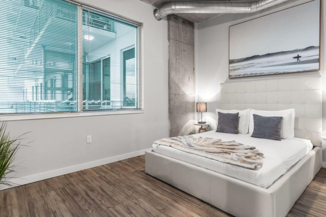 Modern 2 Bed Getaway Steps From Tropicana Field Sint-Petersburg Buitenkant foto