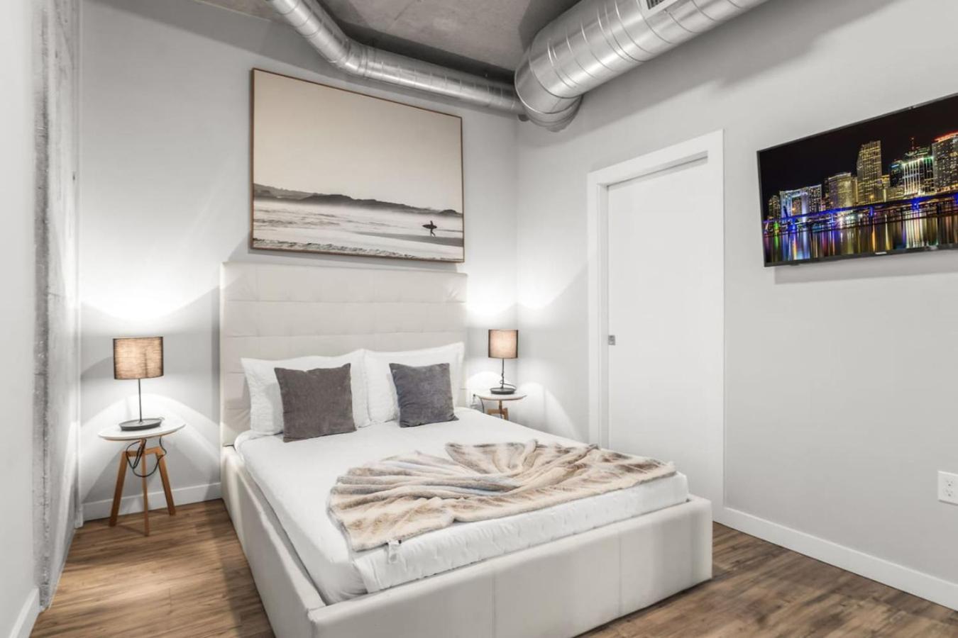 Modern 2 Bed Getaway Steps From Tropicana Field Sint-Petersburg Buitenkant foto