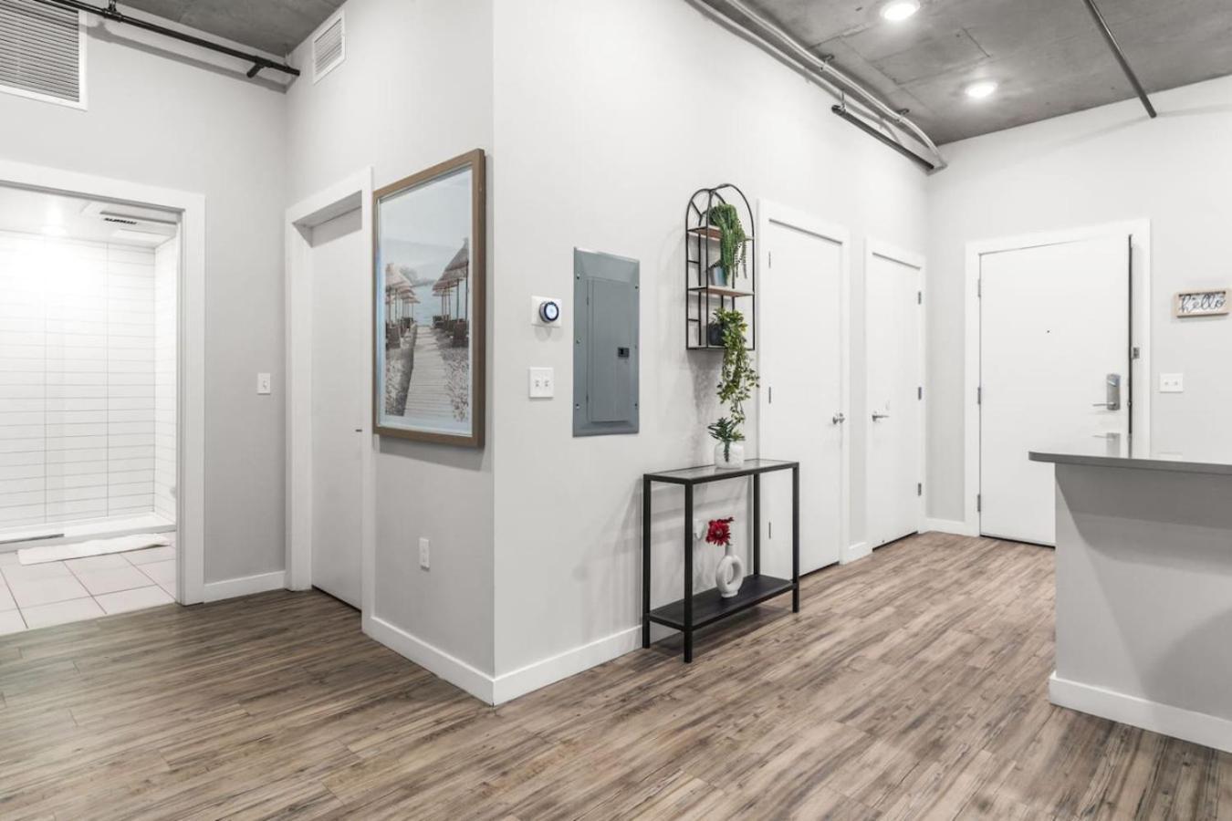 Modern 2 Bed Getaway Steps From Tropicana Field Sint-Petersburg Buitenkant foto